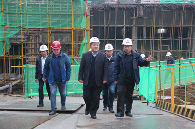 建設(shè)集團董事長寧興剛深入漢中分公司天漢坊項目視察指導(dǎo)工作
