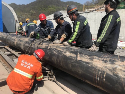 機電安裝公司冶坪項目部采取多項措施讓管道運輸更有安全感