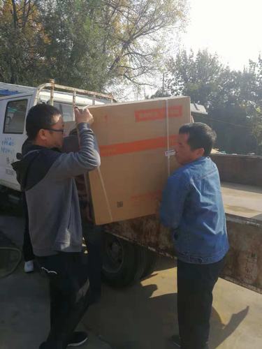 寒冬送溫暖“暖身又暖心”