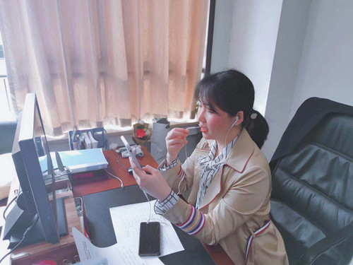 陜煤建設(shè)天工公司“逐夢(mèng)新時(shí)代?巾幗綻芳華”女工經(jīng)典誦讀活動(dòng)成功舉辦