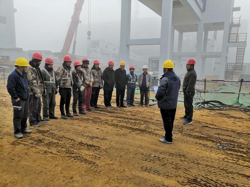 陜煤建設(shè)銅煤公司承建的曹家灘礦井主廠房至矸石倉、主廠房至煤泥卸載點(diǎn)帶式輸送機(jī)棧橋工程順利吊裝