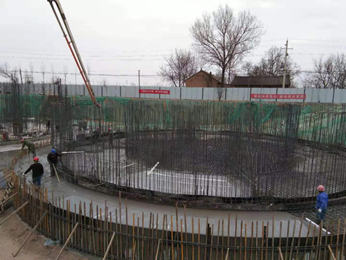 陜煤建設(shè)天工公司土建九部順利完成文家坡礦井及選煤廠新增產(chǎn)品倉筏板基礎(chǔ)澆筑