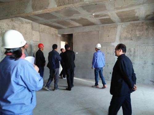 陜煤建設(shè)銅煤公司承建的銅煤二號(hào)白樺林小區(qū)1#、3#樓工程順利竣工驗(yàn)收