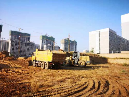 陜煤建設(shè)銅煤公司承建的靖邊縣金地華府9#-16#樓、地下車(chē)庫(kù)及商業(yè)部分工程正式開(kāi)工建設(shè)