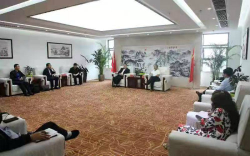 寧興剛代表陜煤集團(tuán)帶隊(duì)考察貴陽(yáng)高新區(qū)