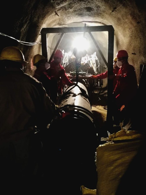 陜煤建設(shè)路橋分公司大干快進(jìn)搶工期