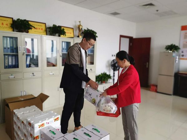 陜煤建設(shè)天工公司中秋、國(guó)慶溫情慰問   鼓干勁