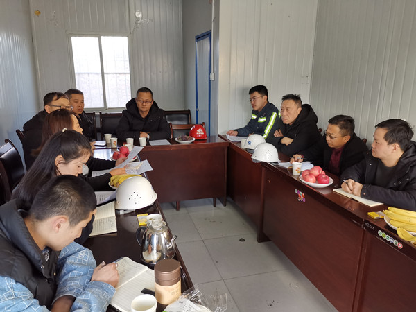 陜煤建設(shè)機電安裝公司承建的趙石畔煤礦安裝工程通過驗收