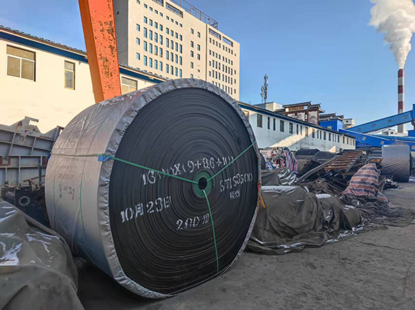 陜煤建設(shè)機(jī)電安裝公司黃陵項(xiàng)目部順利完成膠帶搶修任務(wù)