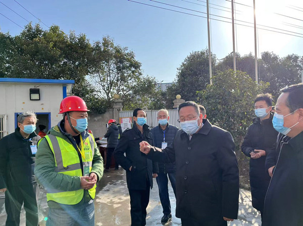 咸陽市副市長王靖一行蒞臨涇陽縣西城保障房小區(qū)項目調(diào)研指導(dǎo)工作