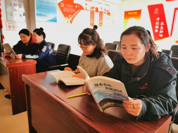 陜煤建設(shè)洗選煤運(yùn)營公司澄合山陽運(yùn)營項(xiàng)目部:靈巧雙手“剪”出女職工新風(fēng)采