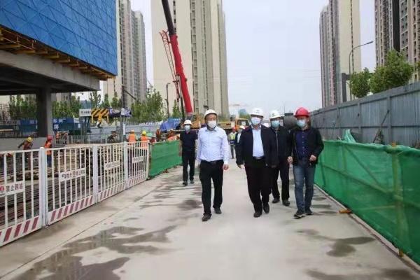 寧興剛深入陜煤建設(shè)灃西新城第五學(xué)校項目開展安全生產(chǎn)大排查