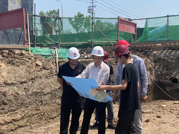 陜煤建設(shè)渭南分公司第五項(xiàng)目部承建的河北龐源文安工程裝備智能制造、再制造項(xiàng)目綜合樓順利通過(guò)基坑驗(yàn)收