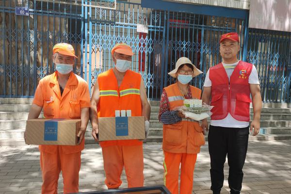 陜煤建設(shè)銅煤公司：開展“送一份關(guān)懷，道一聲辛苦”環(huán)衛(wèi)工慰問活動
