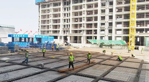 陜煤建設(shè)榆林公司第六項(xiàng)目部:“五一”不打烊 生產(chǎn)建設(shè)忙