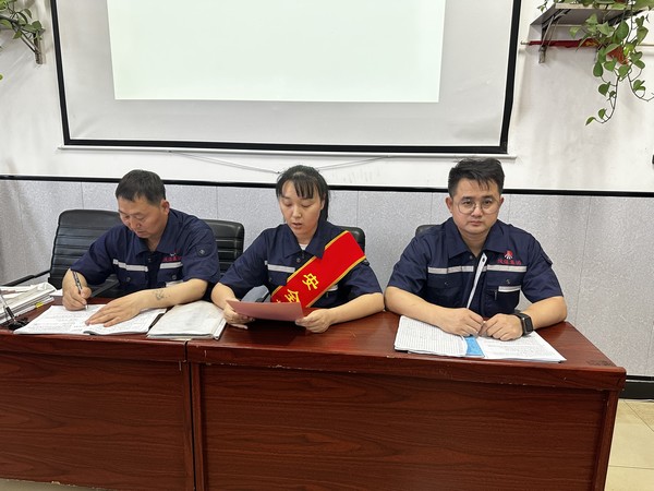   陜煤建設(shè)洗選煤運(yùn)營(yíng)公司開(kāi)展“安全生產(chǎn)月·巾幗講安全”五個(gè)一 安全主題活動(dòng)