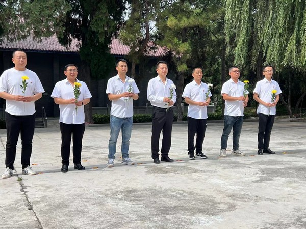 陜煤建設(shè)銅煤公司延安項目部黨支部 開展“緬懷革命先烈，傳承紅色基因”主題黨日活動