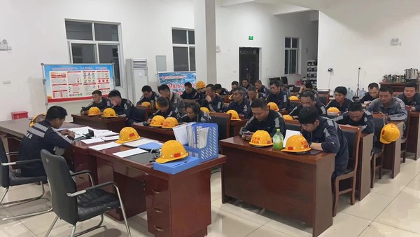 陜煤建設洗選煤運營公司神渭蒲城運營項目部： 從“心”出發(fā)  “心理課堂”理順職工情緒