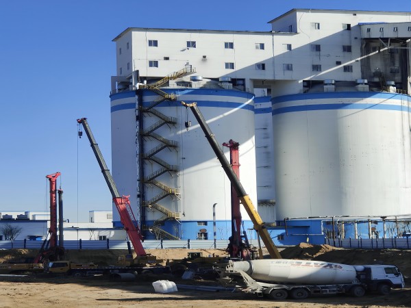 陜煤建設(shè)渭南分公司承建的小保當(dāng)選煤廠技改項(xiàng)目2號(hào)末煤倉、原煤倉樁基工程順利完成