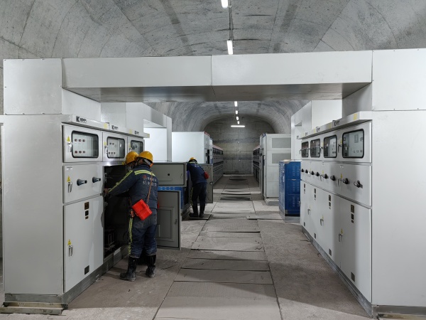 陜煤建設(shè)機電安裝公司：寒冬臘月鏖戰(zhàn)鏡鐵山