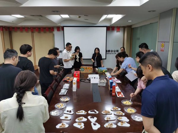 陜煤建設路橋分公司情系端午，放“粽”一下