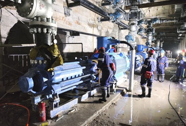 陜煤建設(shè)機(jī)電安裝公司井下主排水泵房及井下主變電所聯(lián)合成功試運(yùn)轉(zhuǎn)