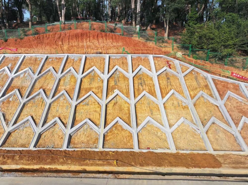 陜煤建設(shè)西北分公司：攻堅(jiān)克難啃“骨頭”、邊坡治理顯成效