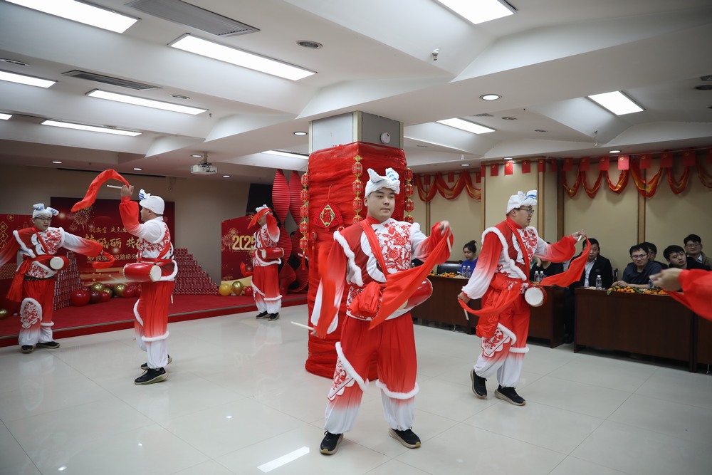 陜煤建設(shè)路橋分公司開展“話安全、慶元旦、迎新春”游藝聯(lián)歡會(huì)