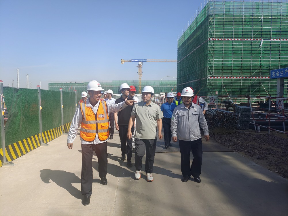 徐五才深入陜煤建設(shè)榆林化學(xué)二期一階段項(xiàng)目調(diào)研指導(dǎo)